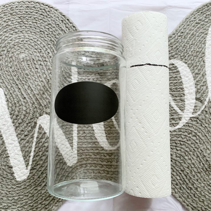 paper towels, white vinegar and water for homemade dog wipes