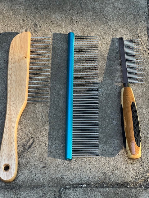 different dog combs